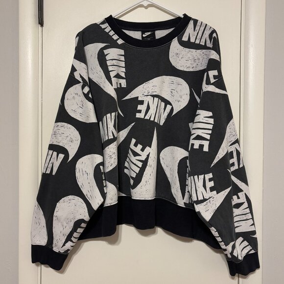 Nike Women's Plus Icon Clash Black/White Fleece Crop Pullover Sweatshirt 3X - Picture 1 of 10